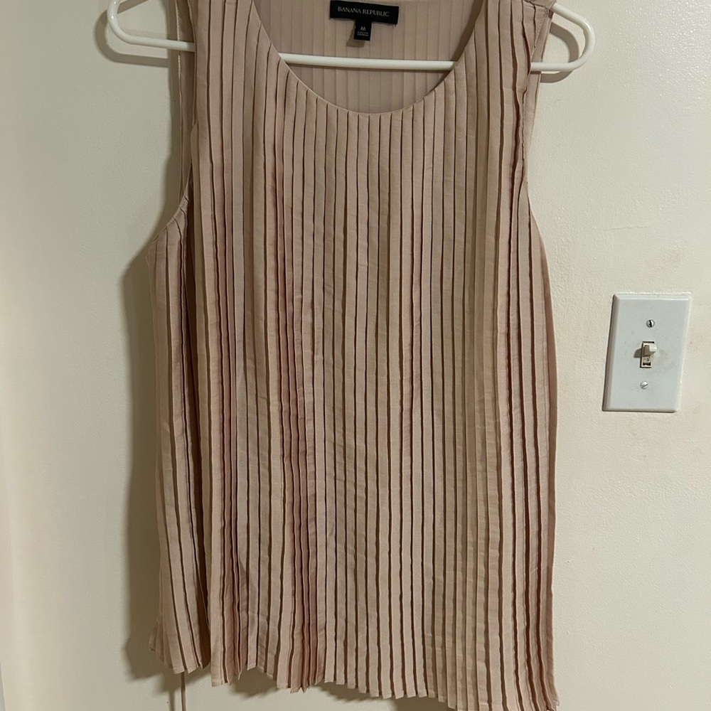 Banana Republic Sleeveless Pleated Top